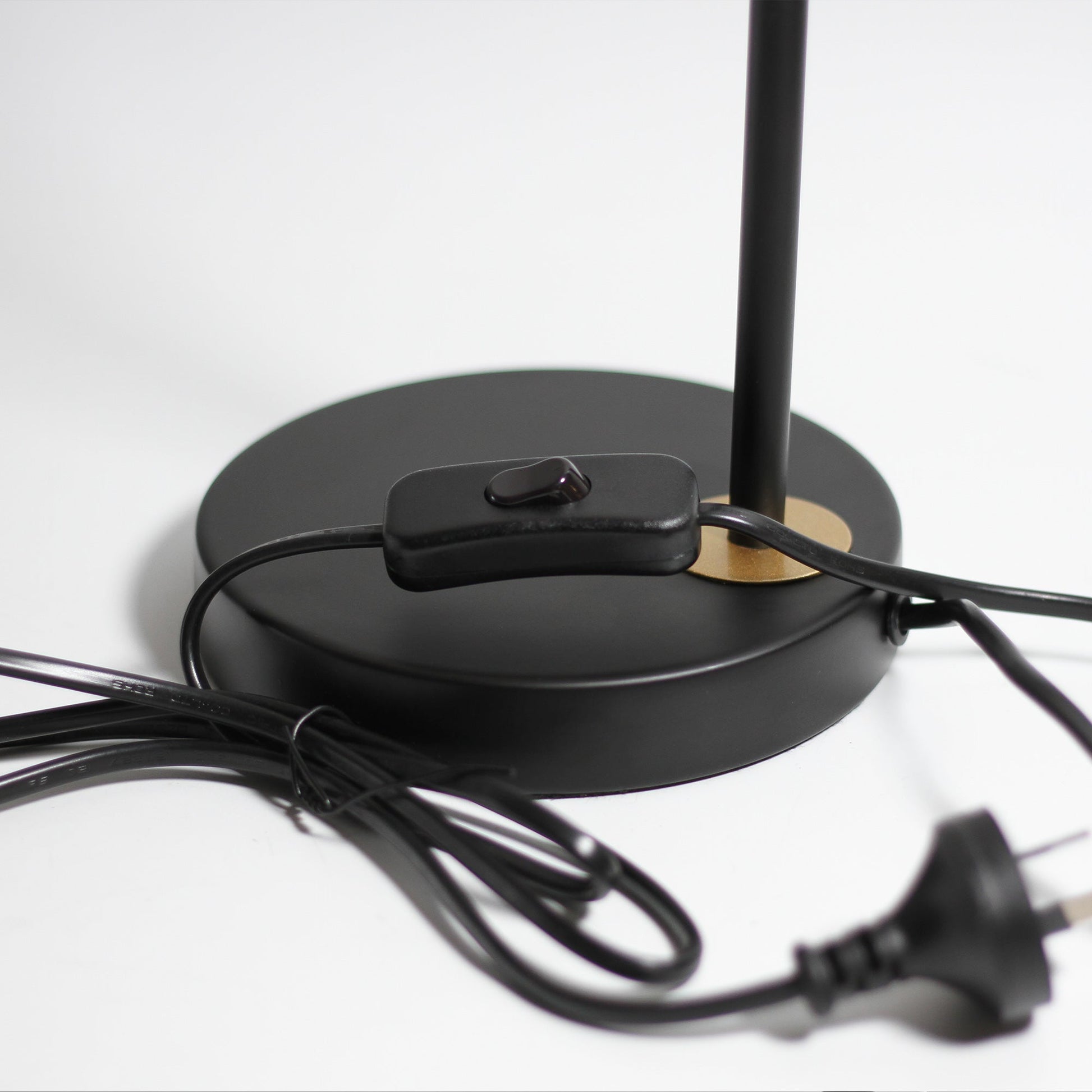 Retro Rattan Table Lamp - Yvette - RetroVibes.au